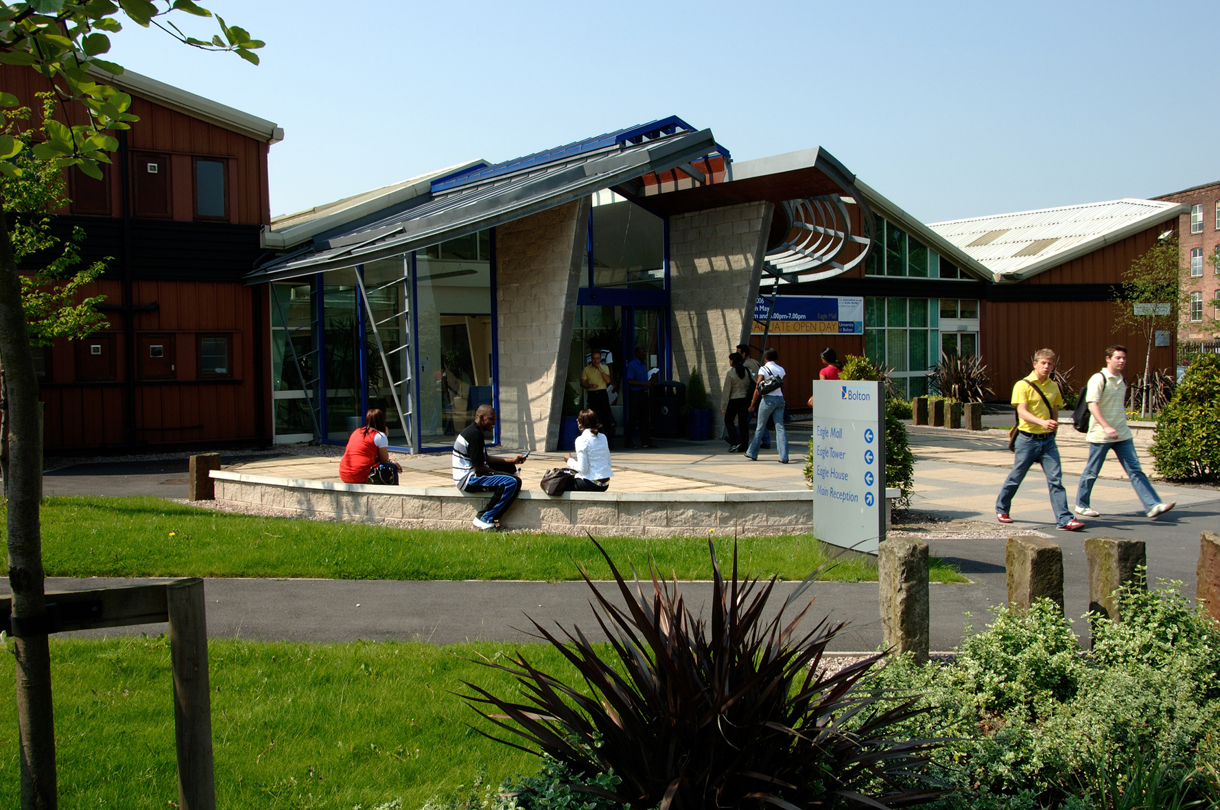 Excellence Scholarships Announced at University of Bolton for 2016-17