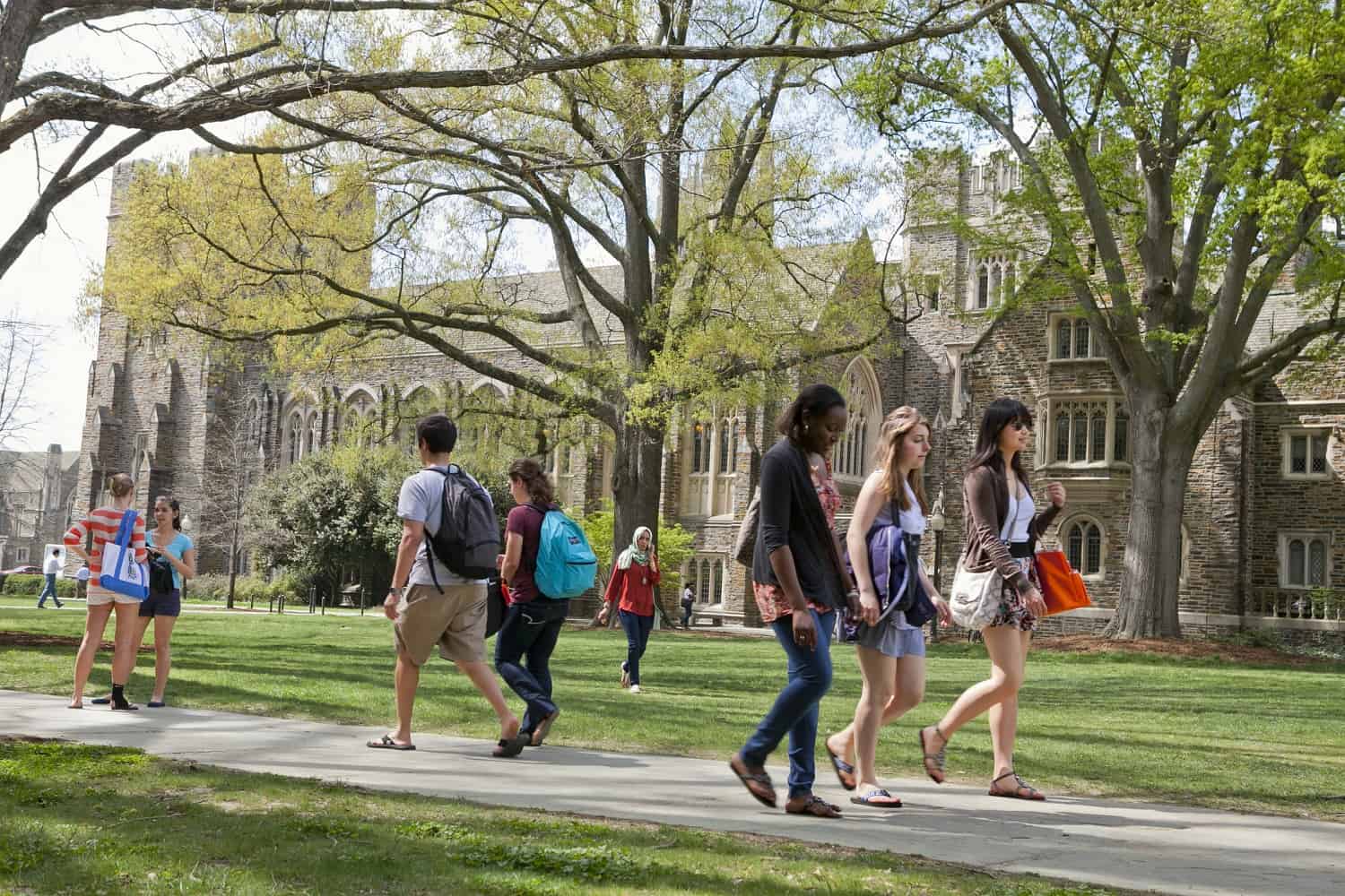 Quinn School of Business Study Abroad Scholarships in Ireland, 2018