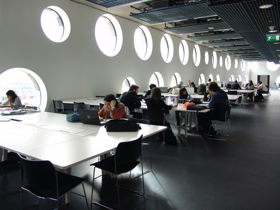 UK Undergraduate Tier 4 International Scholarships in UK, 2018-2019