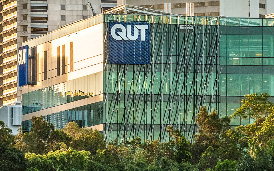 QUT School of Accountancy Accelerate International Scholarship in Australia, 2019