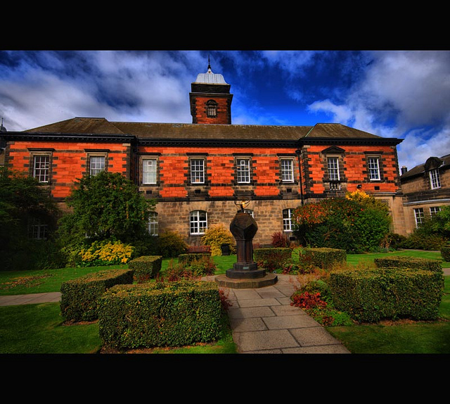 University of Dundee offers Saltire Scholarship for International Students in UK, 2019